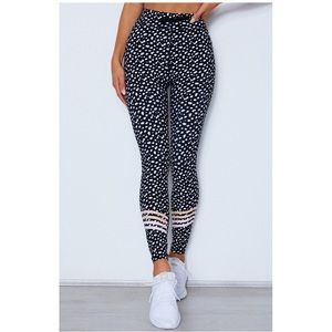 Sarah’s Day 101 Day Dreamer Leggings Black